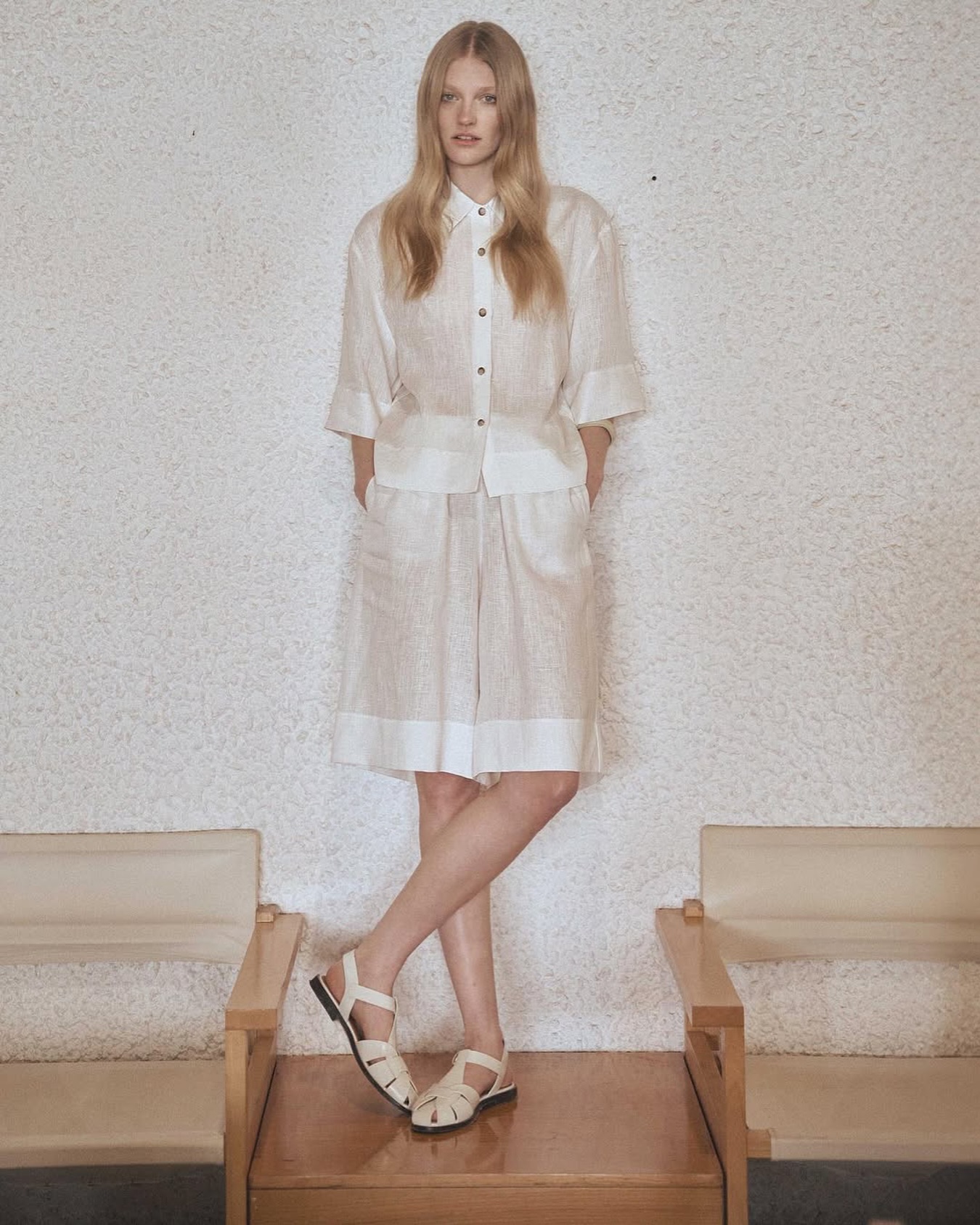 Linen set #milla #ss25

.shop on line 
.

#milla #millass25 #collection #millacode #madeingreece #campaign #photoshoot #minimal #aesthetic #style #designer #fashioninspiration #timeless #fashion #spring #summer #shooting #instastyle #light