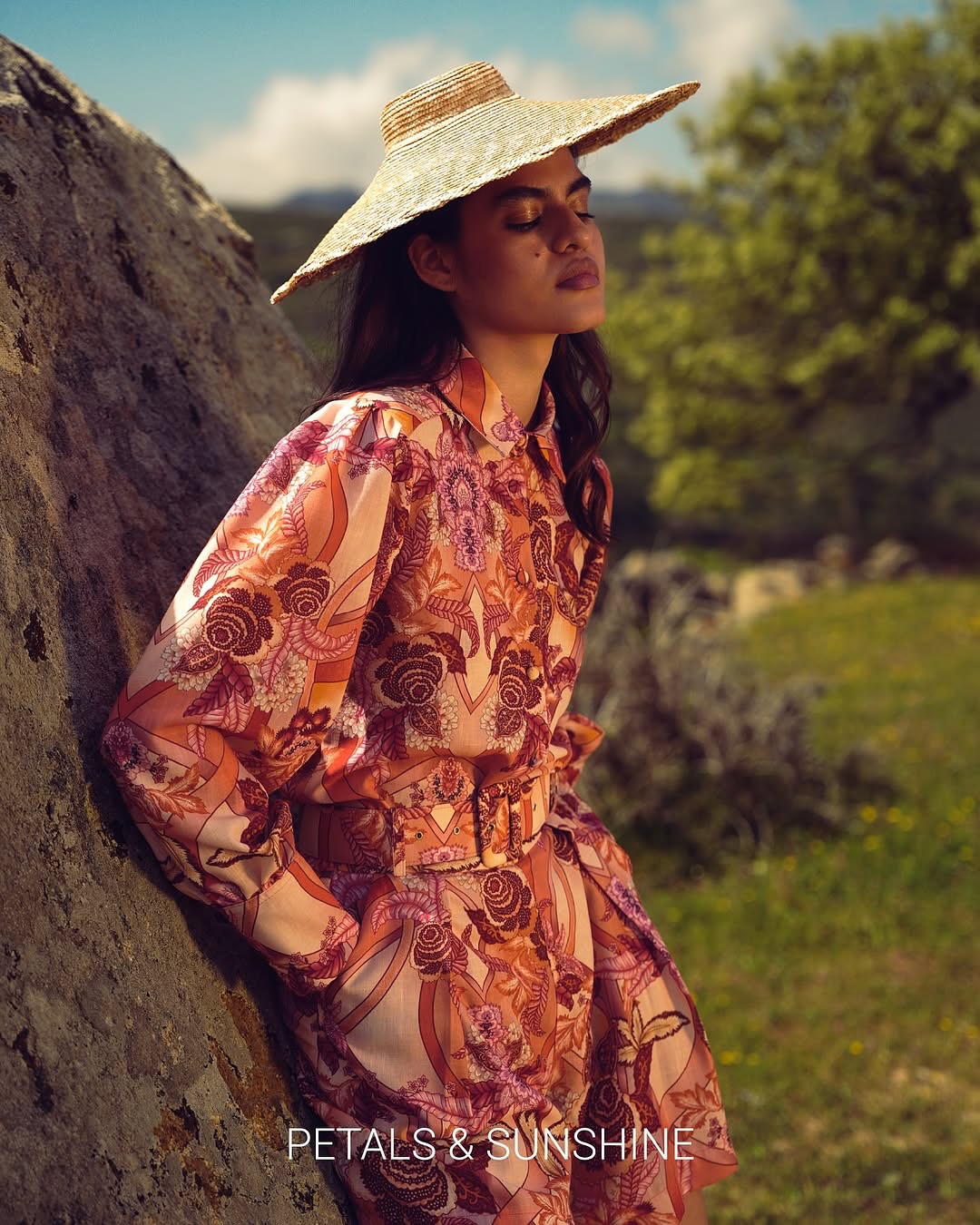 Floral Safari Set – wild elegance, refined.

Sun-ready and full of quiet strength, the Floral Safari Shirt & High-Waisted Shorts bring together earthy tones, soft linen, and botanical prints in perfect harmony. The shirt’s relaxed tailoring meets the shorts’ flattering high waist and belted silhouette — creating a co-ord that balances structure with softness, adven